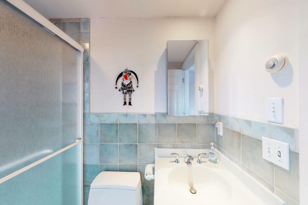 2 Bed 1 Bath Vacation Home In Истхам Екстериор снимка